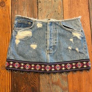 LF Carmar Huron brand Embroidered ribbon destroyed denim low rise mini skirt
